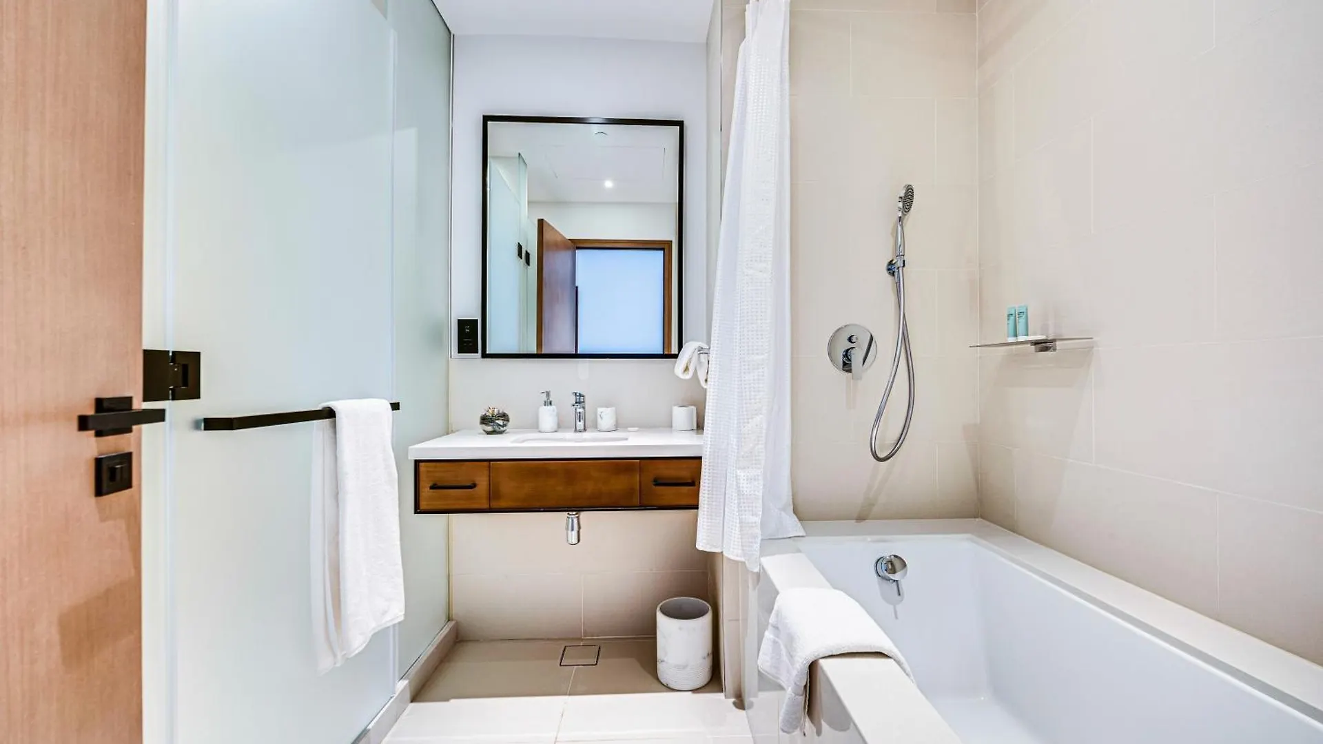 Elegant Family Apartment In Marina Vida Residence Dubai