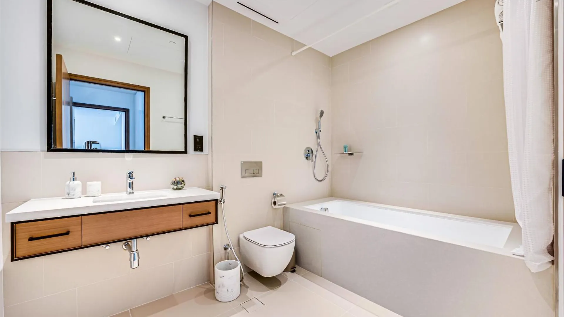 Elegant Family Apartment In Marina Vida Residence Dubai