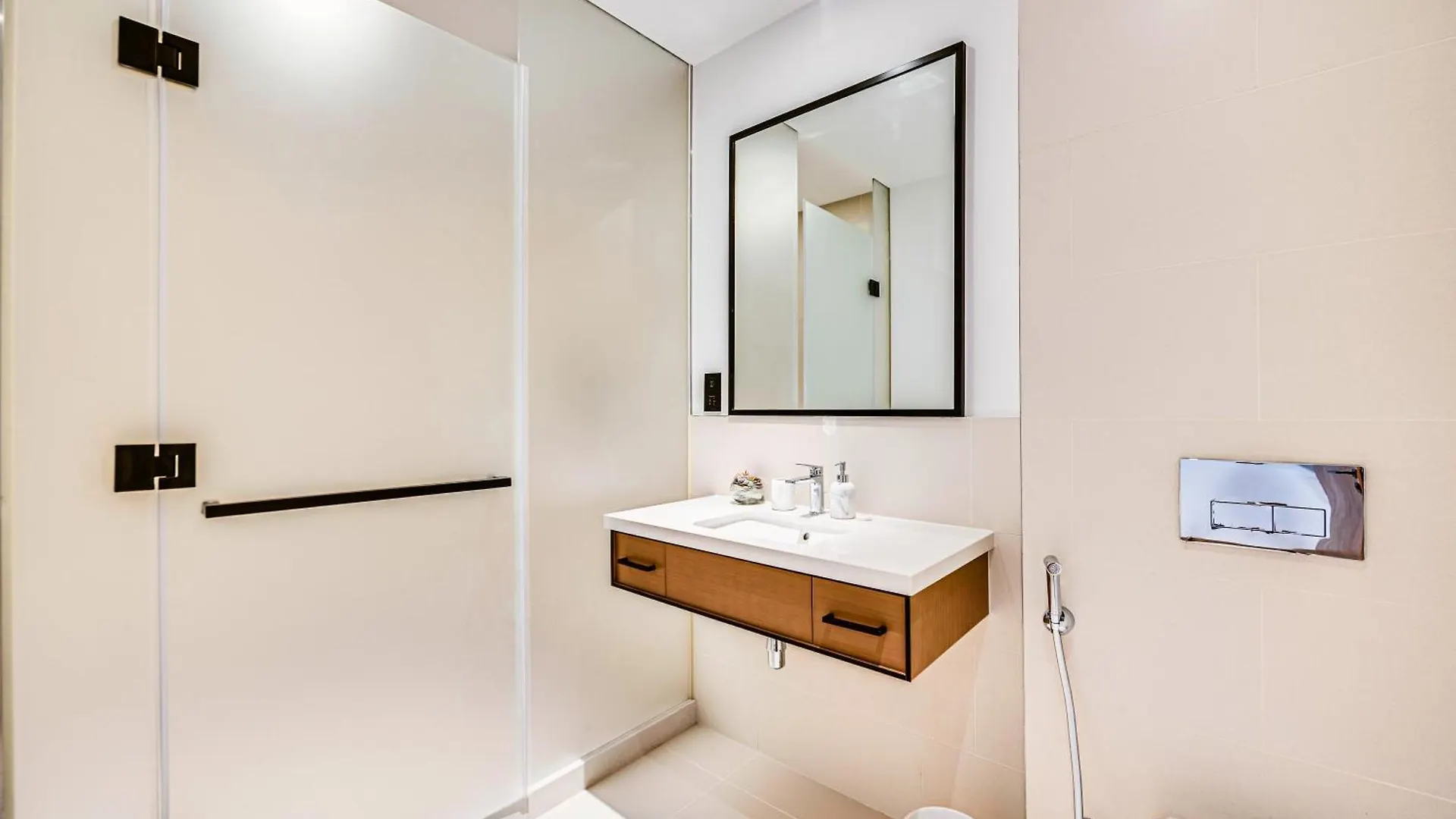 Elegant Family Apartment In Marina Vida Residence Dubai